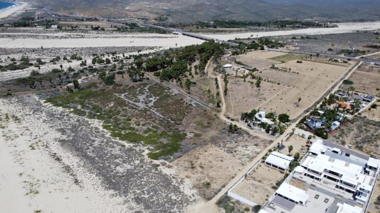BEACHFRONT ELIAS LOT – photo 4