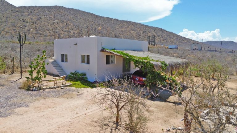 Cerritos Corner Casita – Houses for sale in Cerritos