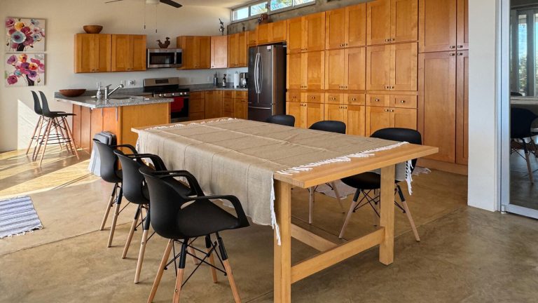 Salty's Beach House – photo 5