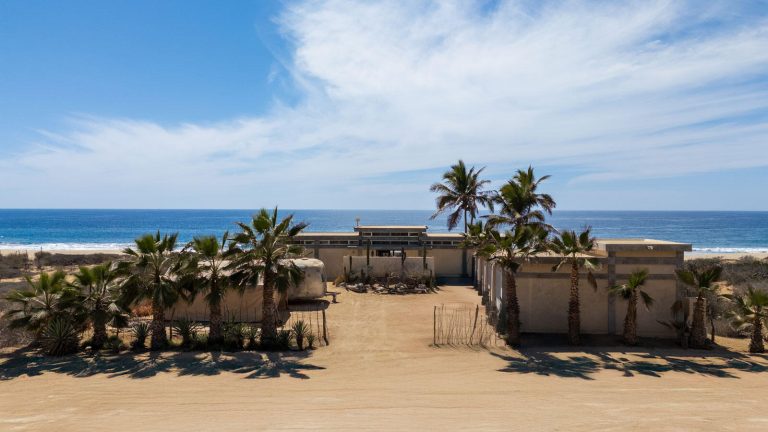 Salty's Beach House – Houses for sale in Pescadero, El Pescadero