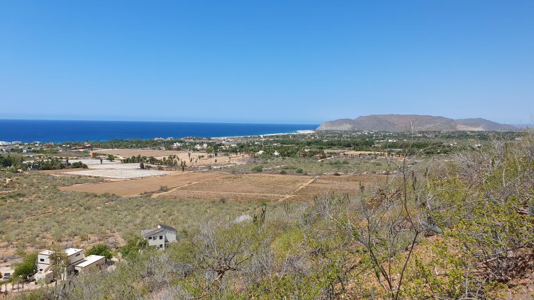 Stunning View Parcel – Land for sale in Cerritos