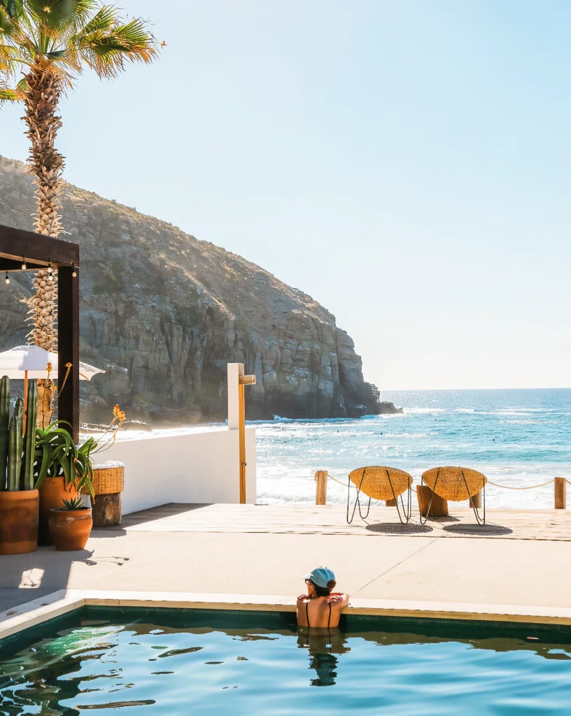 Pool at Hotel San Cristóbal facing Punta Lobos